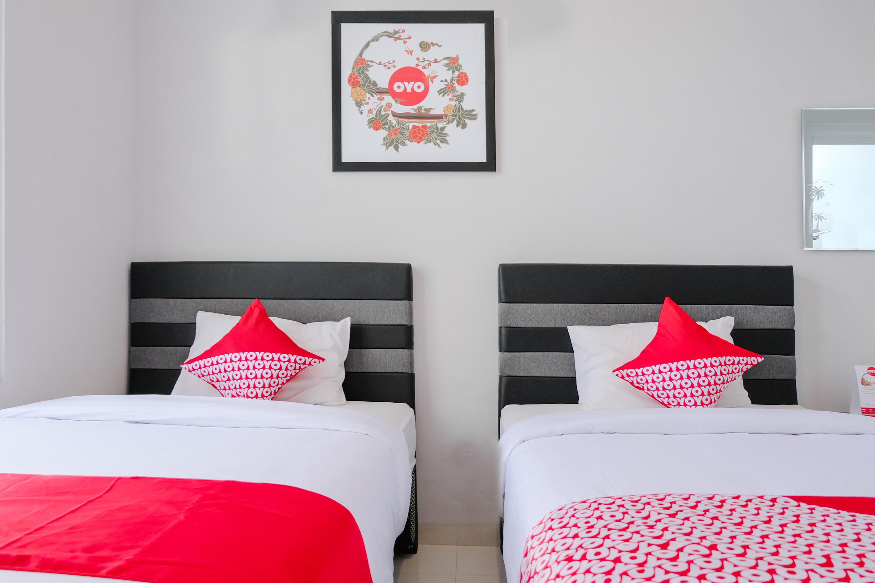 Super Oyo 995 Alice'S Homestay Syariah Jembel Buitenkant foto
