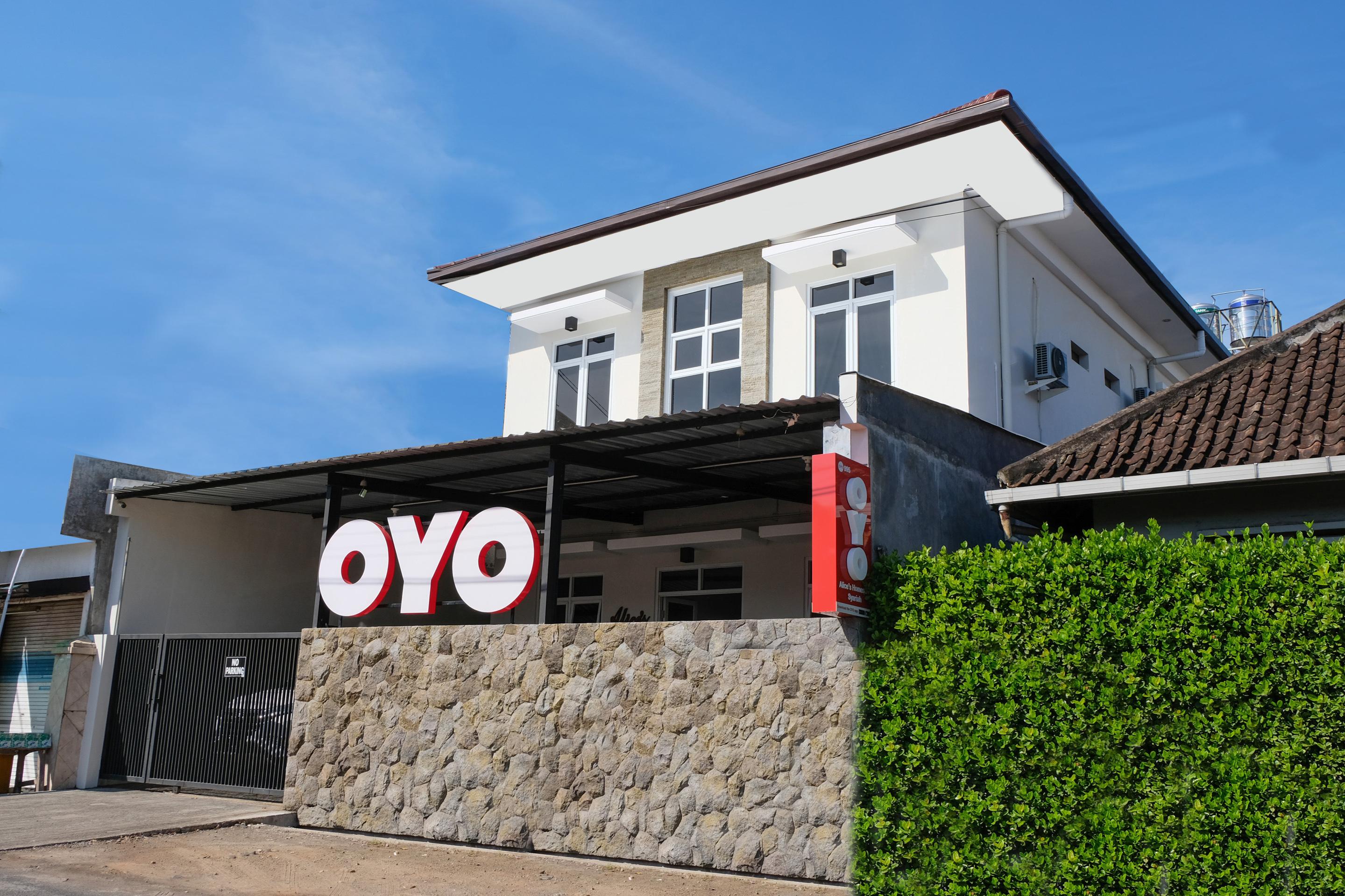 Super Oyo 995 Alice'S Homestay Syariah Jembel Buitenkant foto